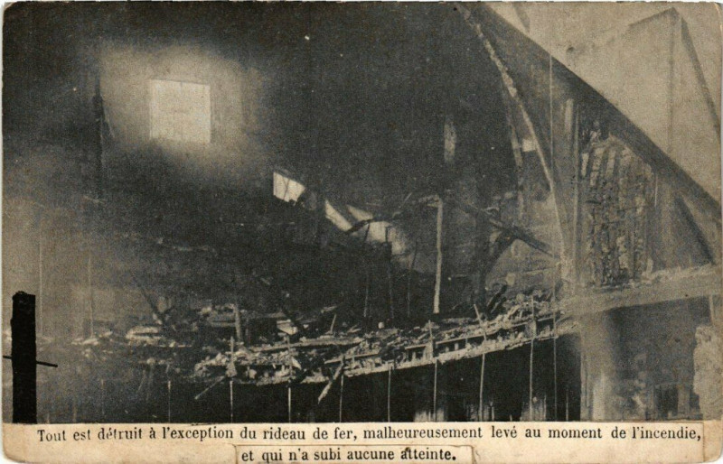 Carte postale ancienne Catastrophe - Tout est détruit á l'exceotion du rideau de fer