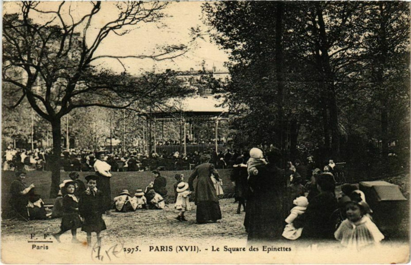 Carte postale ancienne Le Square des Epinettes à Paris 17e