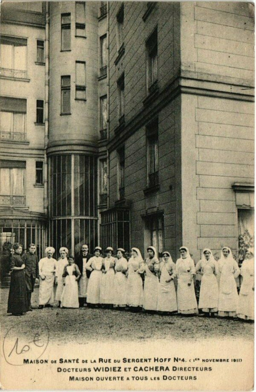 Carte postale ancienne Maison de Santé de la Rue du Sergent Hoff à Paris 17e