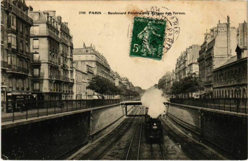 Carte postale ancienne Boulevard Péreire pris Avenue des Ternes à Paris 17e