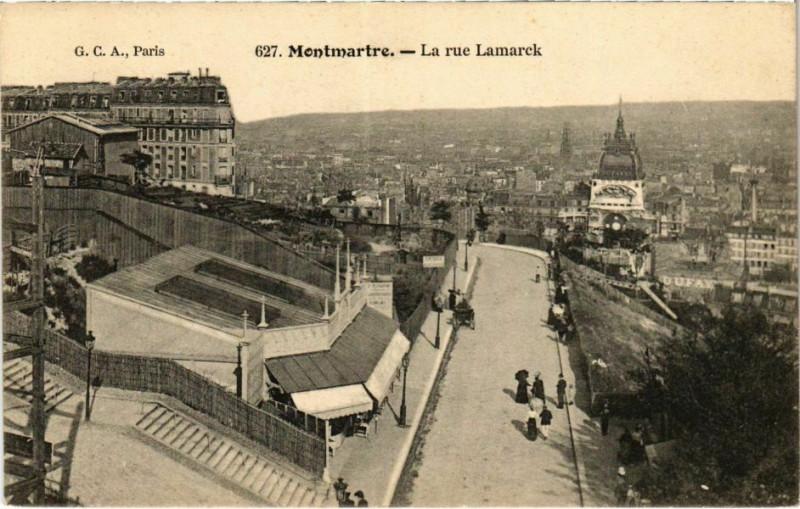 Carte postale ancienne Montmartre - La Rue Lamarck à Paris 18e