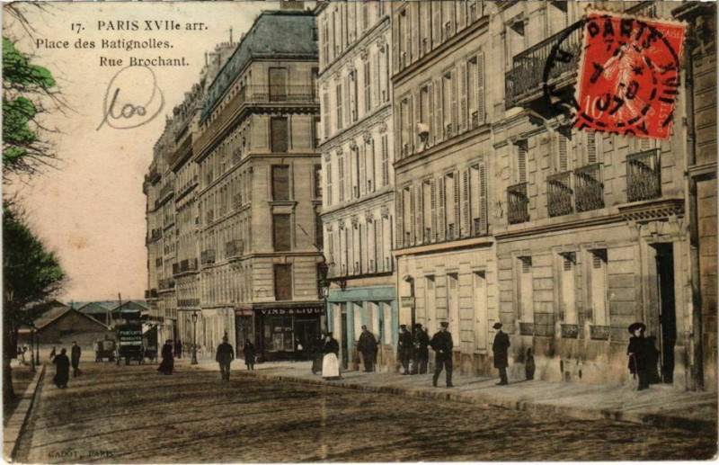 Carte postale ancienne Place des Batignolles - Rue Brochant à Paris 17e