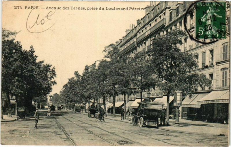 Carte postale ancienne Avenue des Ternes, prise du boulevard Péreire à Paris 17e