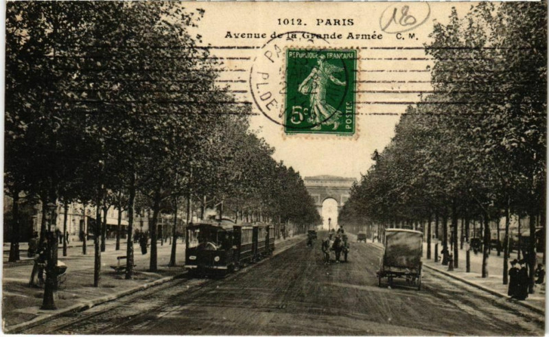 Carte postale ancienne Avenue de la Grande Armée à Paris 16e