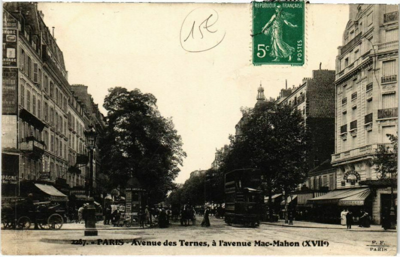 Carte postale ancienne Avenue des Ternes à l'avenue Mac-Mahon à Paris 17e