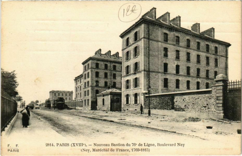 Carte postale ancienne Nouveau Bastion du 76e de Ligne - Boulevard Ney à Paris 18e