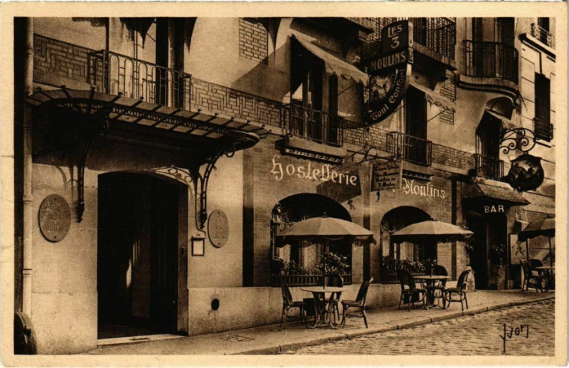 Carte postale ancienne Rue des Saules - Hostellerie des 3 Moulins à Paris 18e