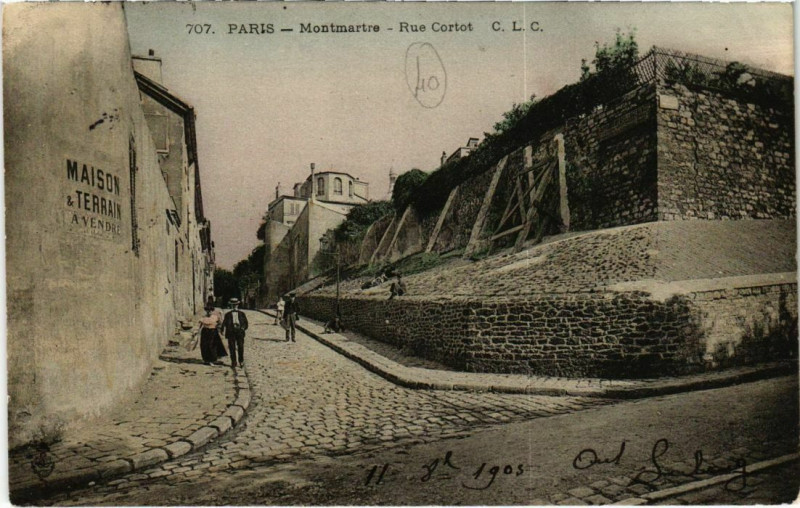 Carte postale ancienne Montmartre - Rue Cortot à Paris 18e