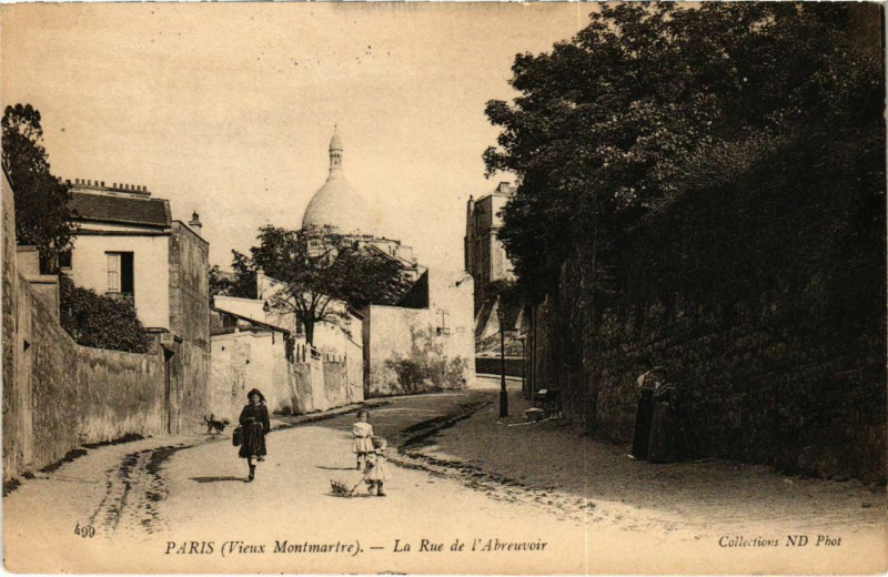 Carte postale ancienne Vieux Montmartre - La Rue de l'Abreuvoir à Paris 18e