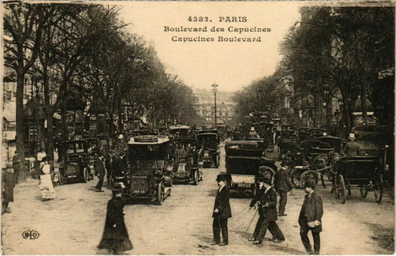 Carte postale ancienne Paris 9e - Boulevard des Capucines à Paris 9e