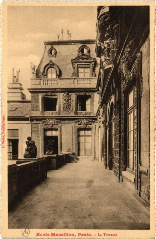 Carte postale ancienne Paris 4e - Ecole Massillon à Paris 4e