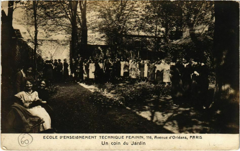 Carte postale ancienne Ecole d'Enseignement Technique Féminin - Avenue d'Orléans - Un coin du Jardin à Paris 14e
