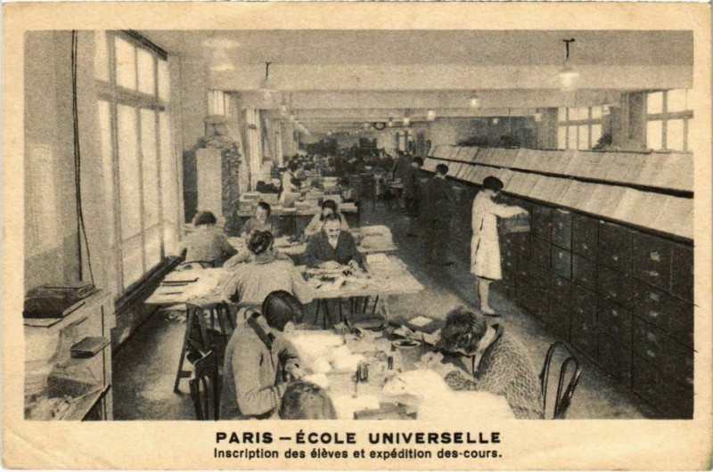 Carte postale ancienne Ecole Universelle - Inscription des élèves et expédition des cours à Paris 16e