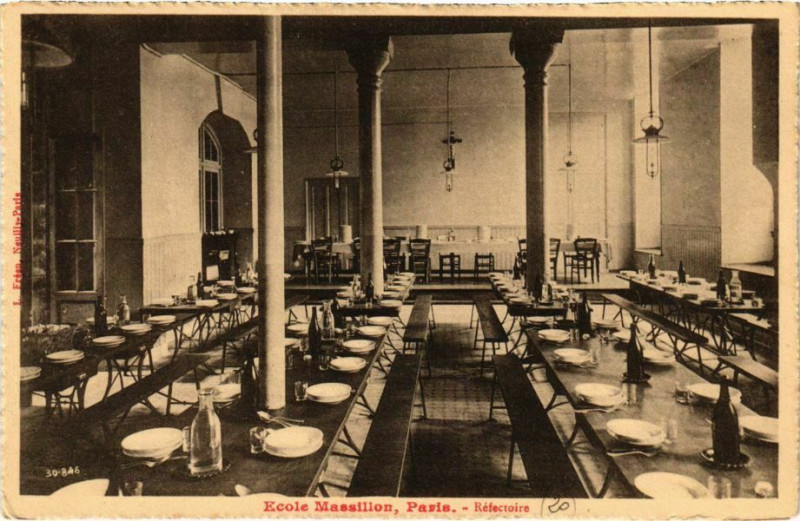 Carte postale ancienne Paris 4e - Ecole Massillon à Paris 4e