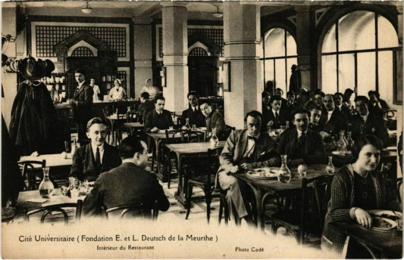 Carte postale ancienne Cité Universitaire - Intérieur du Restaurant à Paris 14e