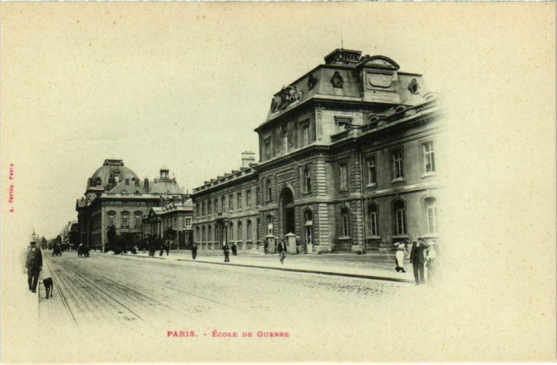 Carte postale ancienne Paris 7e - Ecole de Guerre à Paris 7e