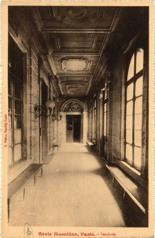 Carte postale ancienne Paris 4e - Ecole Massillon à Paris 4e