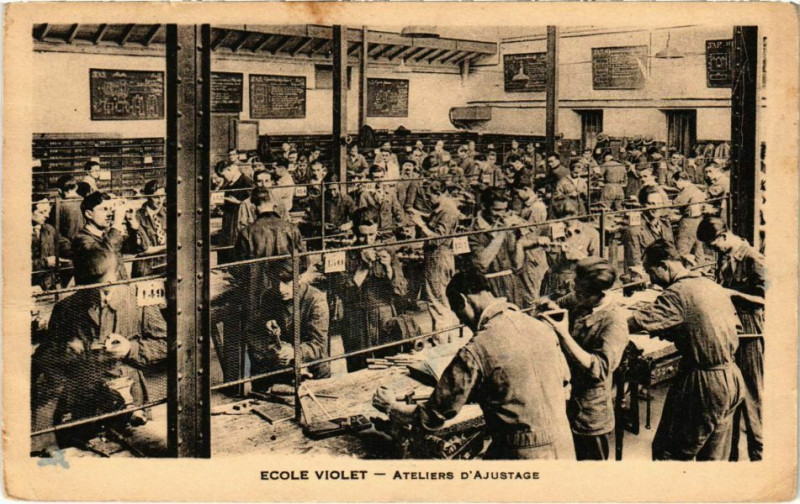 Carte postale ancienne Ecole Violet - Atelier d'Ajustage à Paris 15e