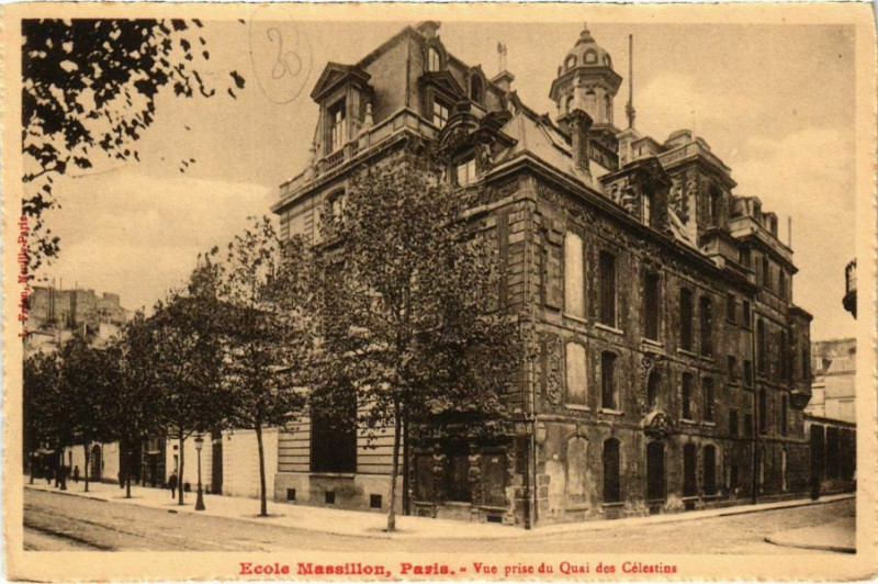 Carte postale ancienne Paris 4e - Ecole Massillon à Paris 4e