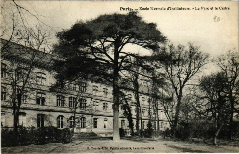 Carte postale ancienne Ecole Normale d'Instituteurs - Le Parc et le Cèdre à Paris 16e