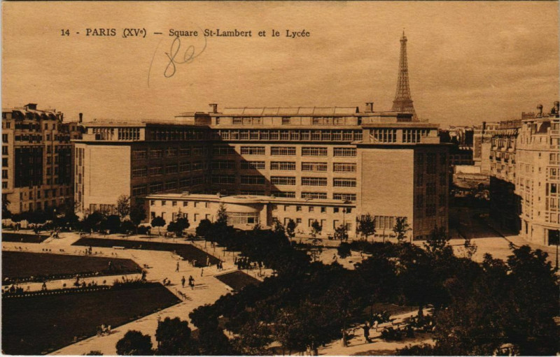 Carte postale ancienne Square Saint-Lambert et le Lycée à Paris 15e