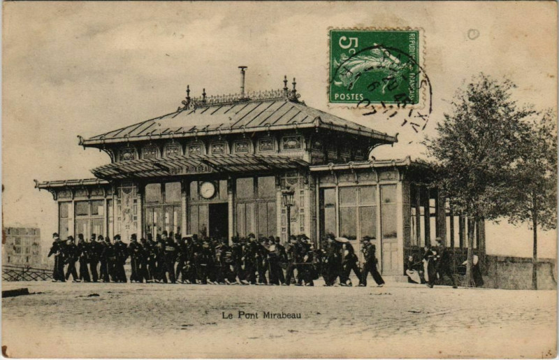Carte postale ancienne Le Pont Mirabeau à Paris 15e
