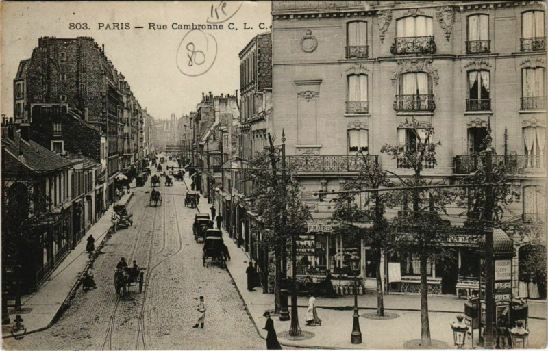 Carte postale ancienne Rue Cambronne à Paris 15e