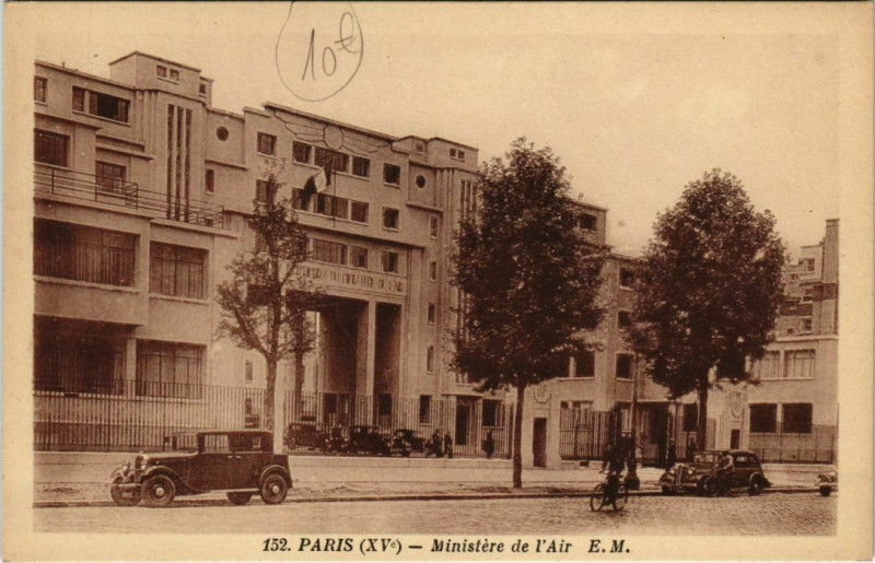 Carte postale ancienne Ministère de l'Air à Paris 15e