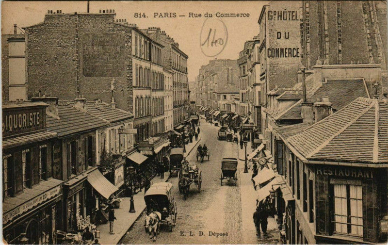 Carte postale ancienne Rue du Commerce à Paris 15e