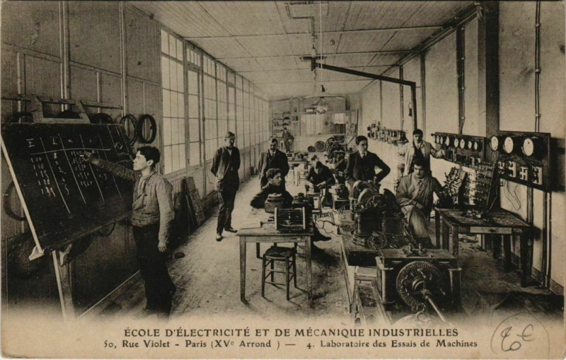 Carte postale ancienne Ecole d'Electricité et de Mécaniques Industrielles - Rue Violet - Laboratoire des Essais de Machines à Paris 15e