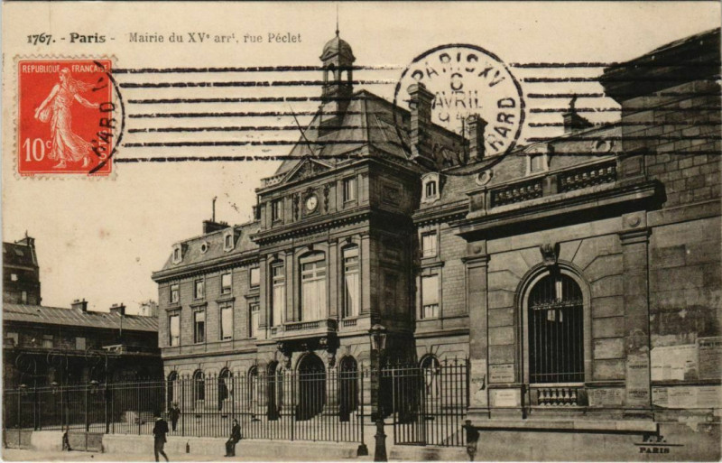 Carte postale ancienne La mairie, rue Péclet à Paris 15e