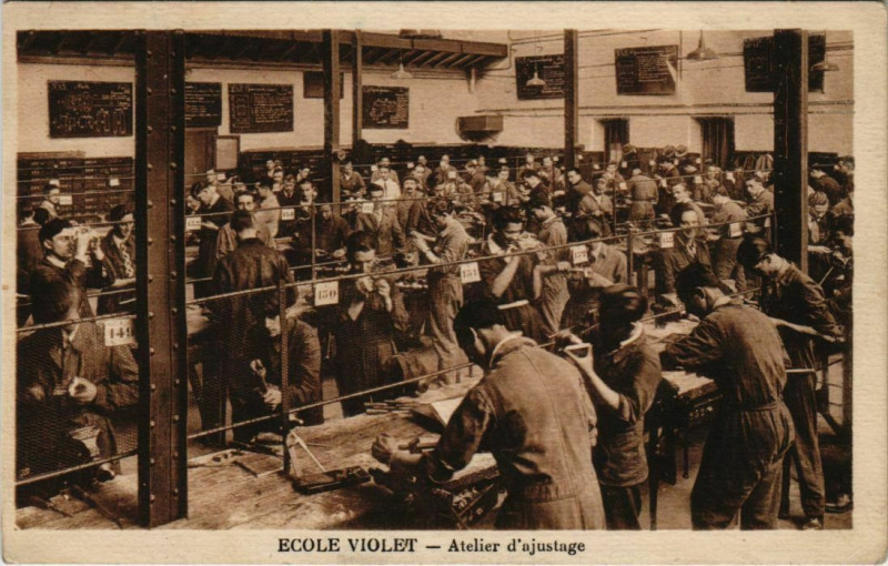 Carte postale ancienne Ecole Violet - Atelier d'Ajustage à Paris 15e