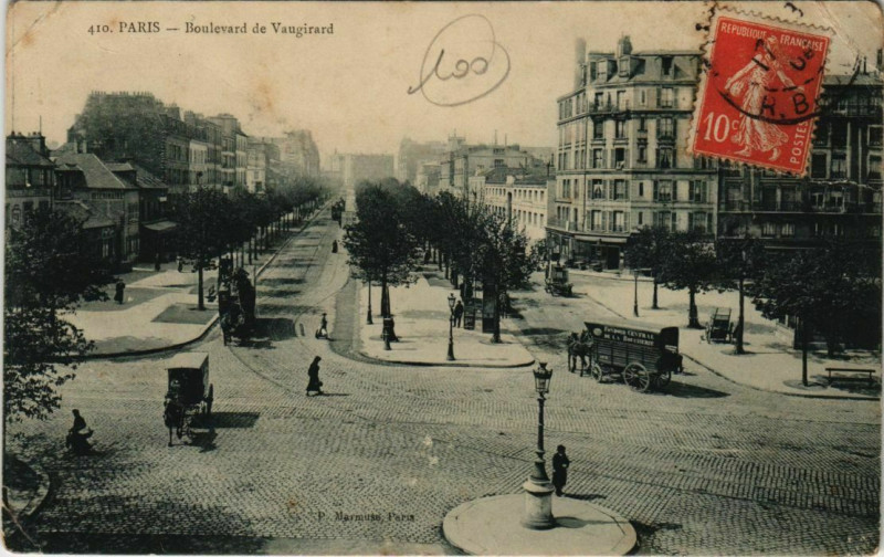 Carte postale ancienne Boulevard de Vaugirard à Paris 15e