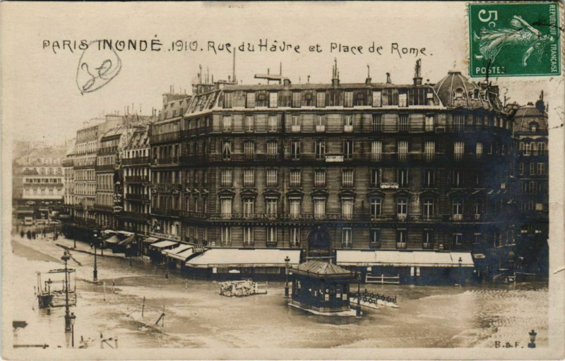Carte postale ancienne Paris 8e - Paris Inondé - Rue du Havre et Place de Rome à Paris 8e