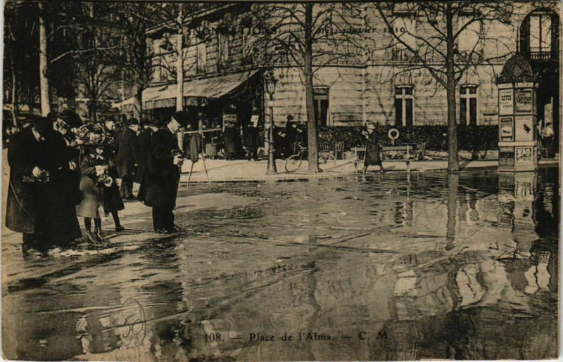 Carte postale ancienne Paris 8e - Place de l'Alma à Paris 8e