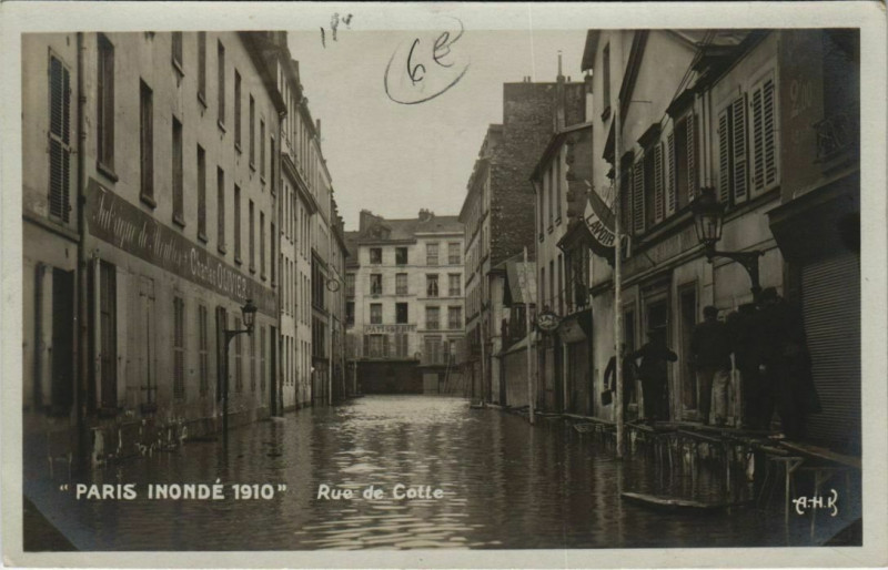 Carte postale ancienne Paris 12e - Paris inondé 1910 - Rue de Cotte à Paris 12e