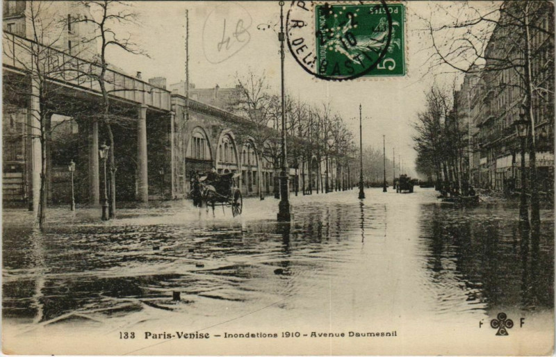 Carte postale ancienne Paris 12e - Paris-Venise - 1910 - Avenue Daumesnil  à Paris 12e