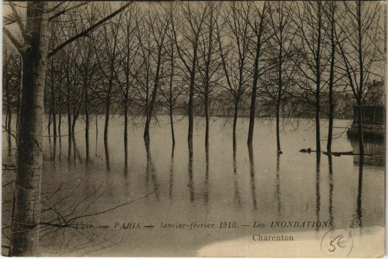 Carte postale ancienne Paris 12e - Les Inondations - Charenton à Charenton-le-Pont