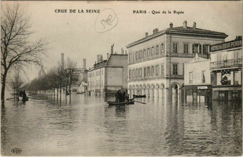 Carte postale ancienne Paris 12e - Quai de la Rapée à Paris 12e