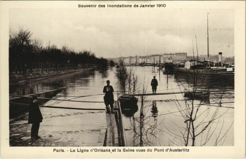 Carte postale ancienne Paris 12e - La Ligne d'Orléans et la Seine à Paris 12e