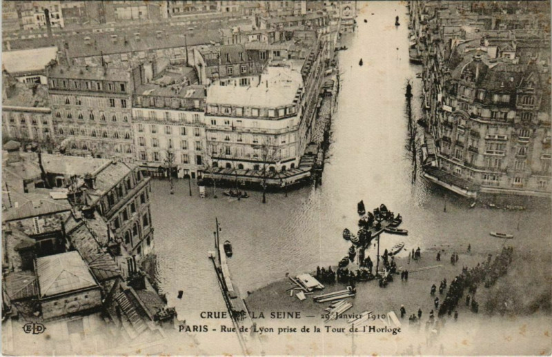 Carte postale ancienne Paris 12e - Rue de Lyon prise de la Tour de l'Horloge  à Paris 12e