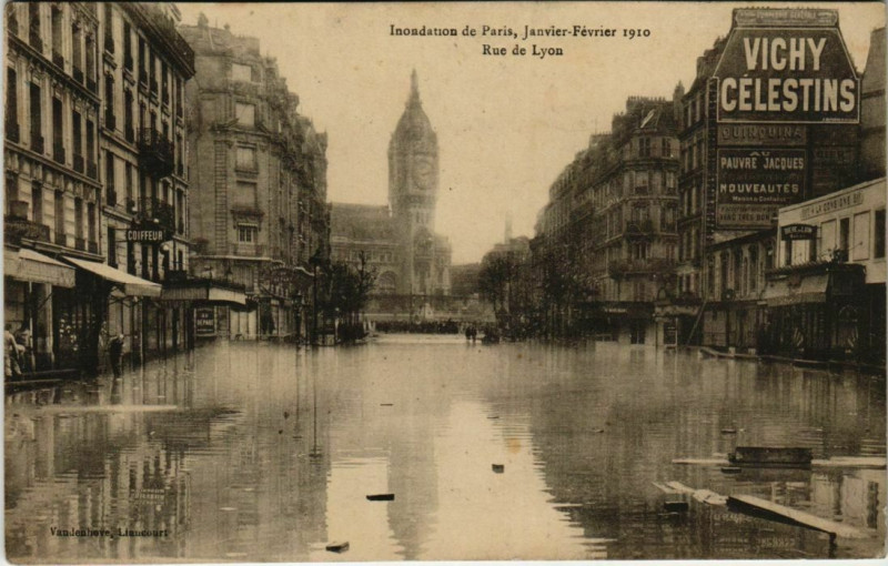 Carte postale ancienne Inondation de Paris, Janvier-Février 1910 - Rue de Lyon à Paris 12e
