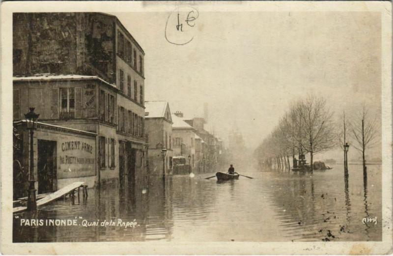 Carte postale ancienne Paris 12e - Paris inondé - Quai de la Rapée à Paris 12e
