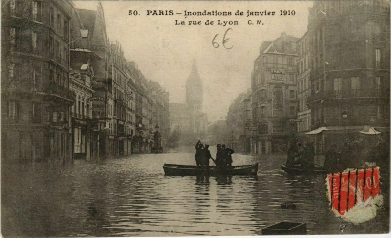 Carte postale ancienne Inondations de janvier 1910 - La rue de Lyon à Paris 12e