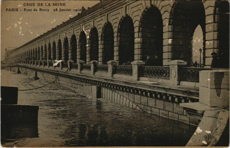 Carte postale ancienne Paris 12e - Pont de Bercy à Paris 12e