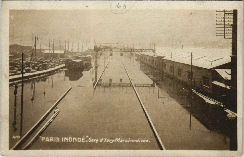 Carte postale ancienne Paris 13e - Gare d'Ivry Marchandises à Paris 13e
