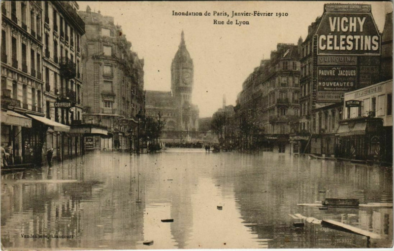 Carte postale ancienne Inondation de Paris, Janvier-Février 1910 - Rue de Lyon à Paris 12e