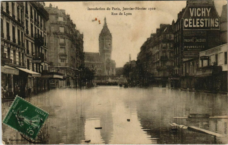 Carte postale ancienne Inondation de Paris, Janvier-Février 1910 - Rue de Lyon à Paris 12e