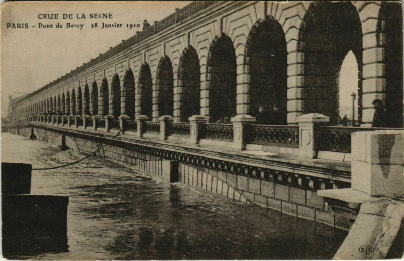 Carte postale ancienne Paris 12e - Pont de Bercy à Paris 12e