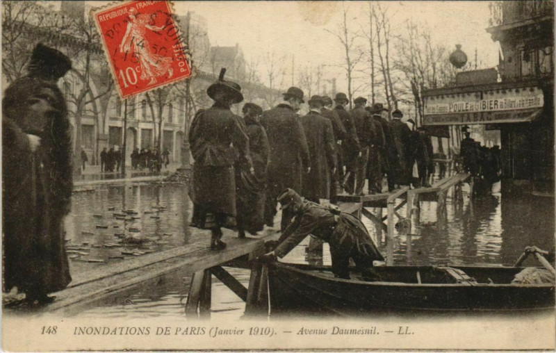 Carte postale ancienne Paris 12e - Avenue Daumesnil - Ll.148 à Paris 12e